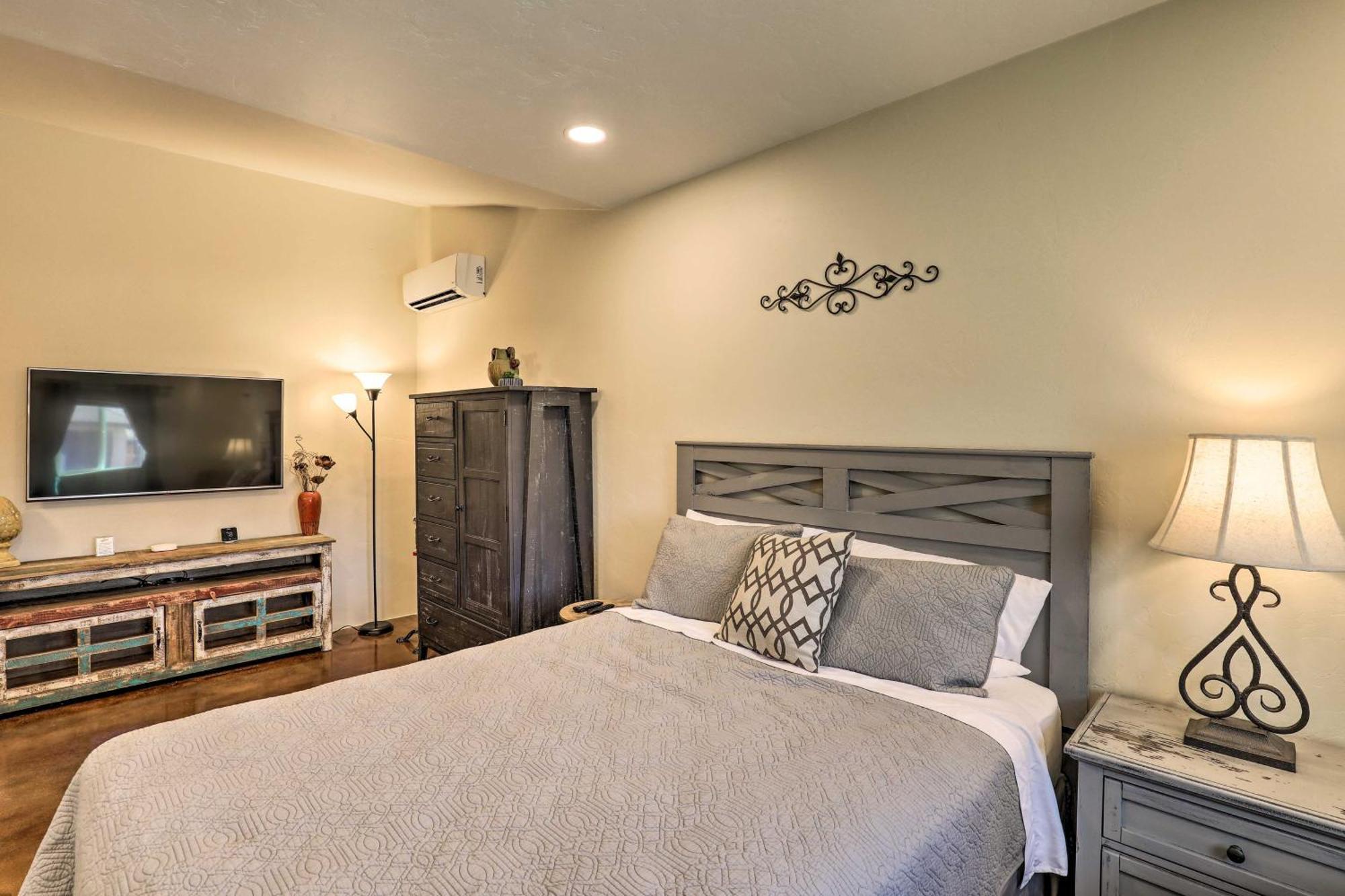 فيلا East Tucson House With Private Backyard And Fire Pit المظهر الخارجي الصورة